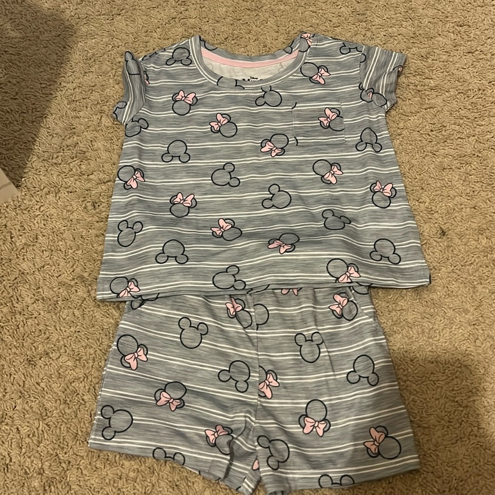 NWOT two piece Disney pajama set 3T